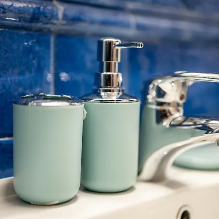 Lhe Black Rose Τσεζένα