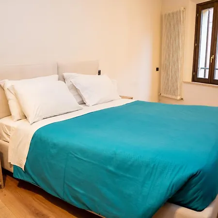 Apartament Lhe Black Rose