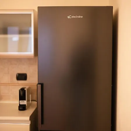 Lhe Black Rose Apartment