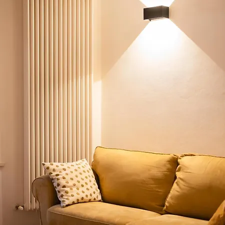 Lhe Black Rose Apartment