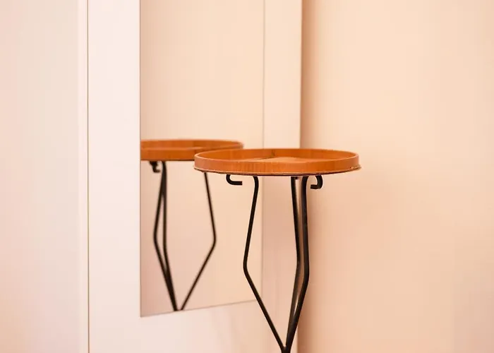 Lhe Black Rose Lejlighed